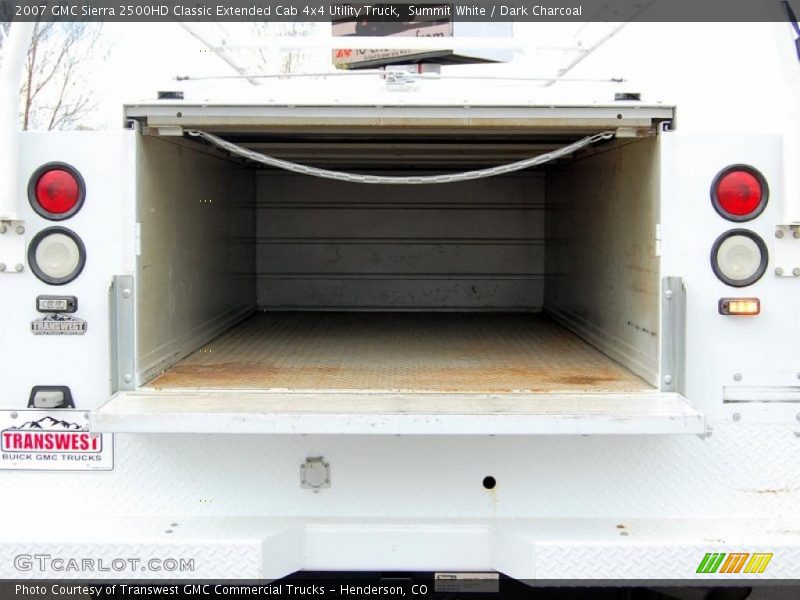 Summit White / Dark Charcoal 2007 GMC Sierra 2500HD Classic Extended Cab 4x4 Utility Truck