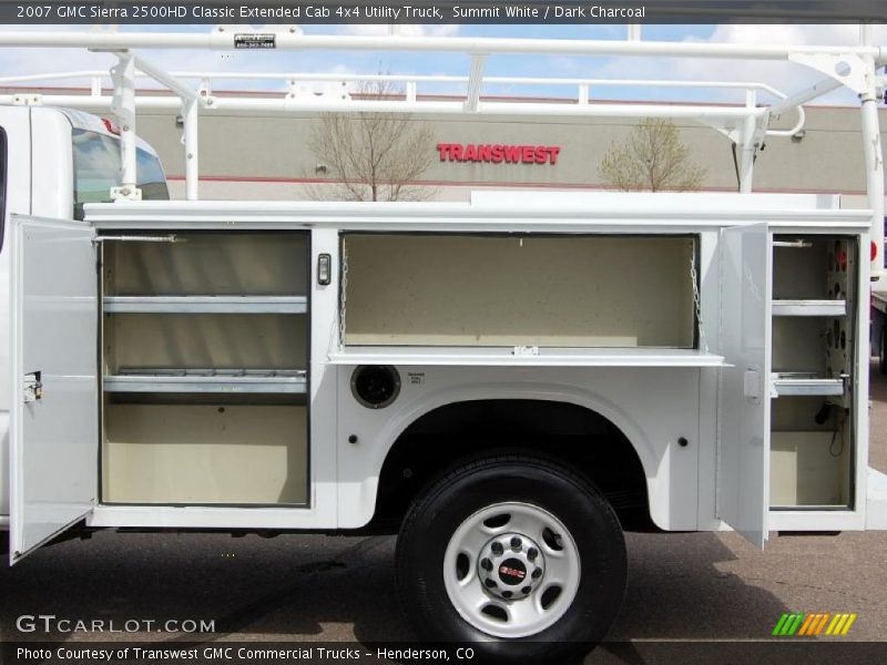 Summit White / Dark Charcoal 2007 GMC Sierra 2500HD Classic Extended Cab 4x4 Utility Truck