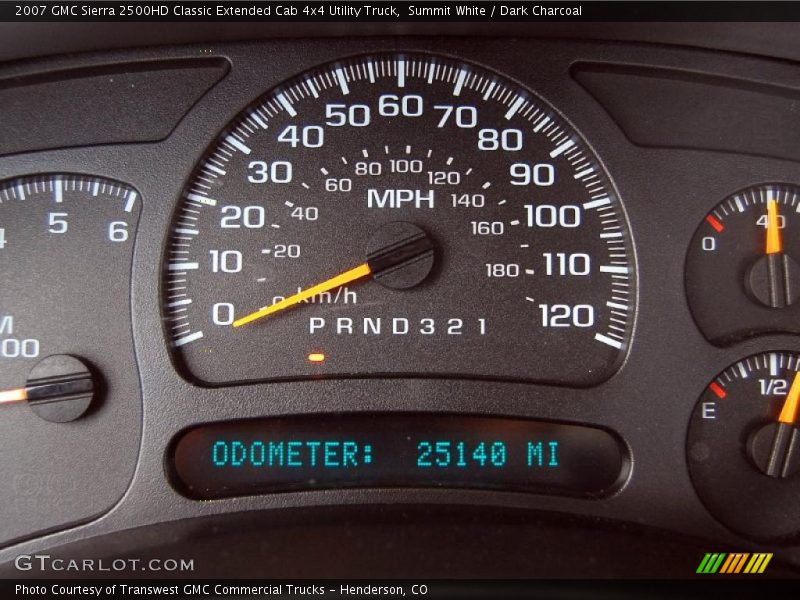 Summit White / Dark Charcoal 2007 GMC Sierra 2500HD Classic Extended Cab 4x4 Utility Truck