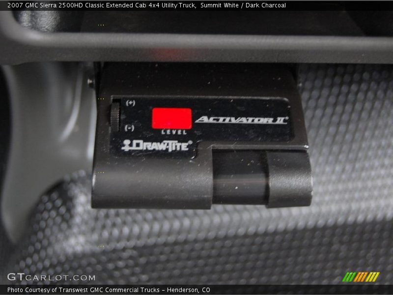 Summit White / Dark Charcoal 2007 GMC Sierra 2500HD Classic Extended Cab 4x4 Utility Truck