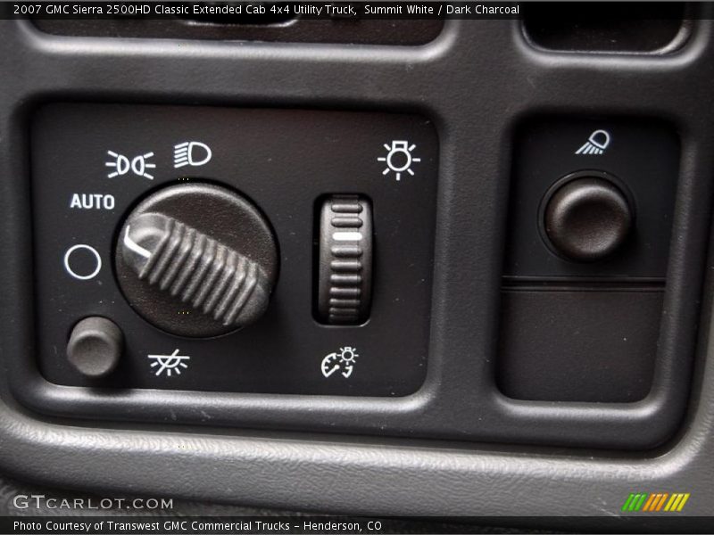 Summit White / Dark Charcoal 2007 GMC Sierra 2500HD Classic Extended Cab 4x4 Utility Truck