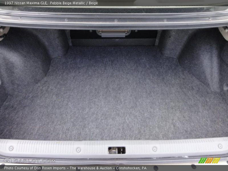 Pebble Beige Metallic / Beige 1997 Nissan Maxima GLE