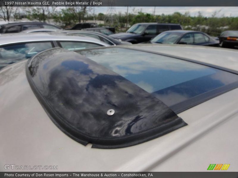 Pebble Beige Metallic / Beige 1997 Nissan Maxima GLE