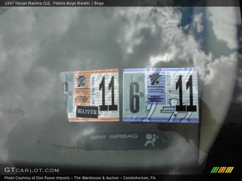 Pebble Beige Metallic / Beige 1997 Nissan Maxima GLE