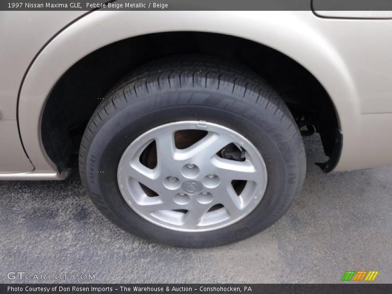 Pebble Beige Metallic / Beige 1997 Nissan Maxima GLE