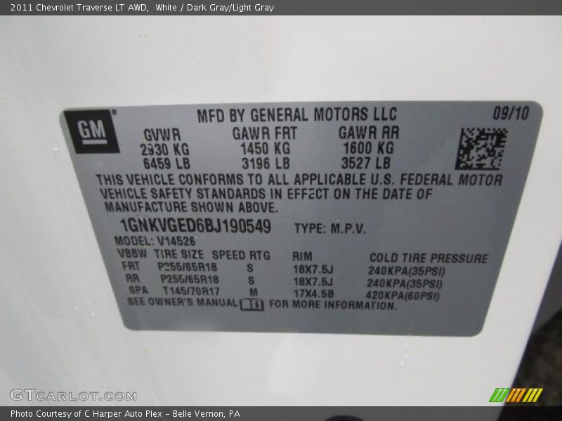 White / Dark Gray/Light Gray 2011 Chevrolet Traverse LT AWD