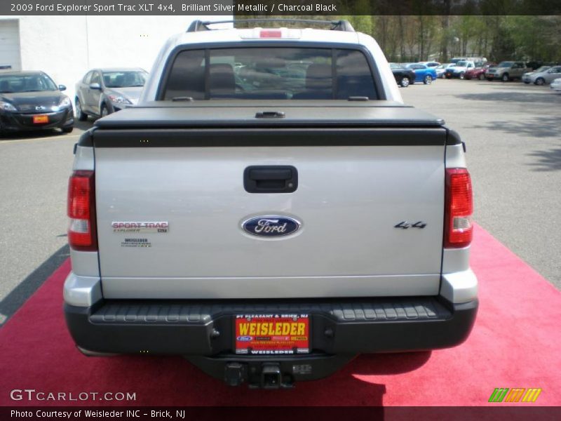 Brilliant Silver Metallic / Charcoal Black 2009 Ford Explorer Sport Trac XLT 4x4