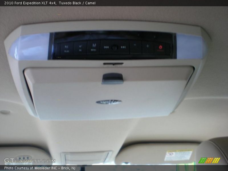 Tuxedo Black / Camel 2010 Ford Expedition XLT 4x4