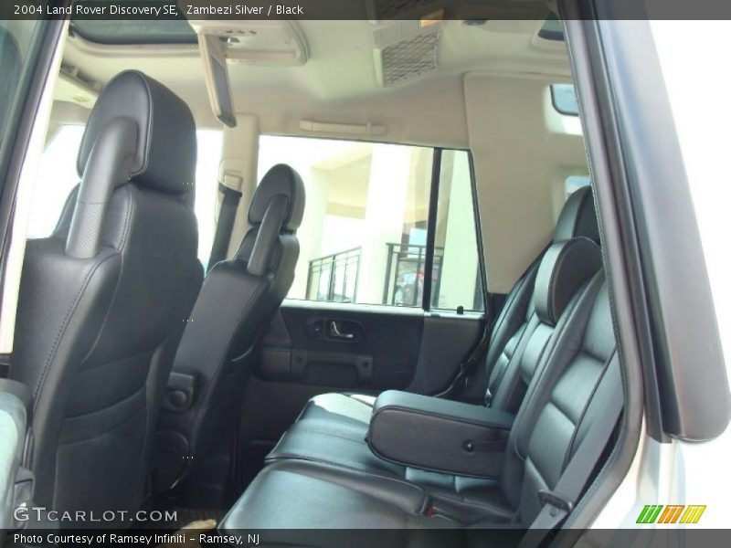 Zambezi Silver / Black 2004 Land Rover Discovery SE