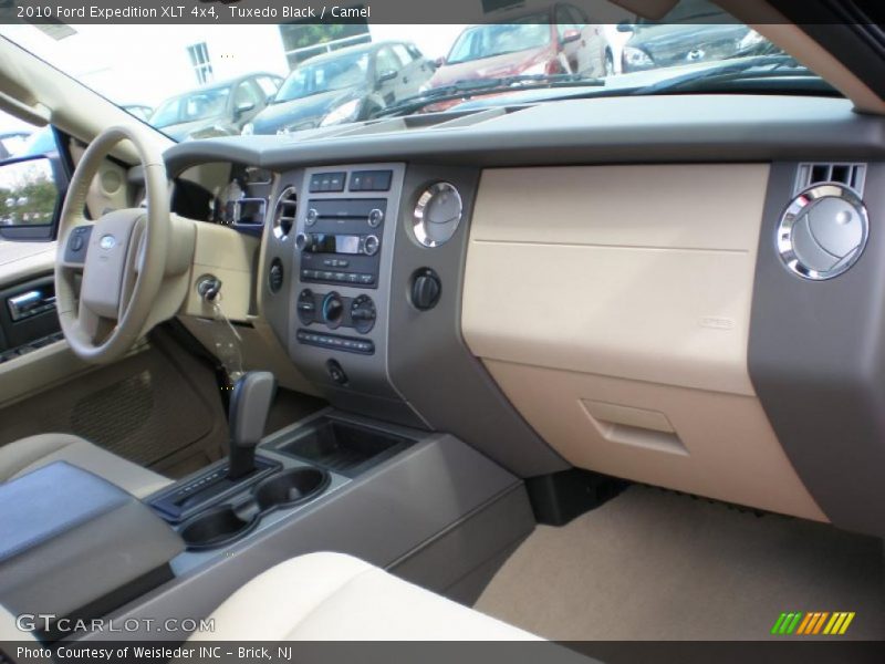 Tuxedo Black / Camel 2010 Ford Expedition XLT 4x4
