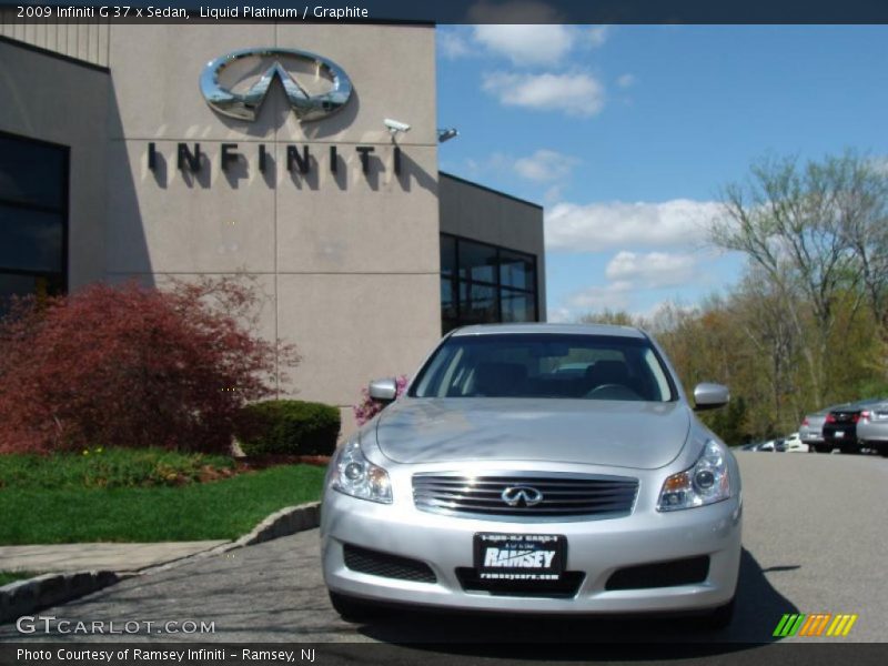 Liquid Platinum / Graphite 2009 Infiniti G 37 x Sedan