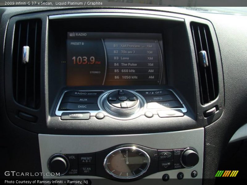 Liquid Platinum / Graphite 2009 Infiniti G 37 x Sedan