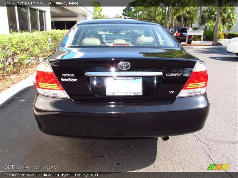 Black / Beige 2006 Toyota Camry XLE V6