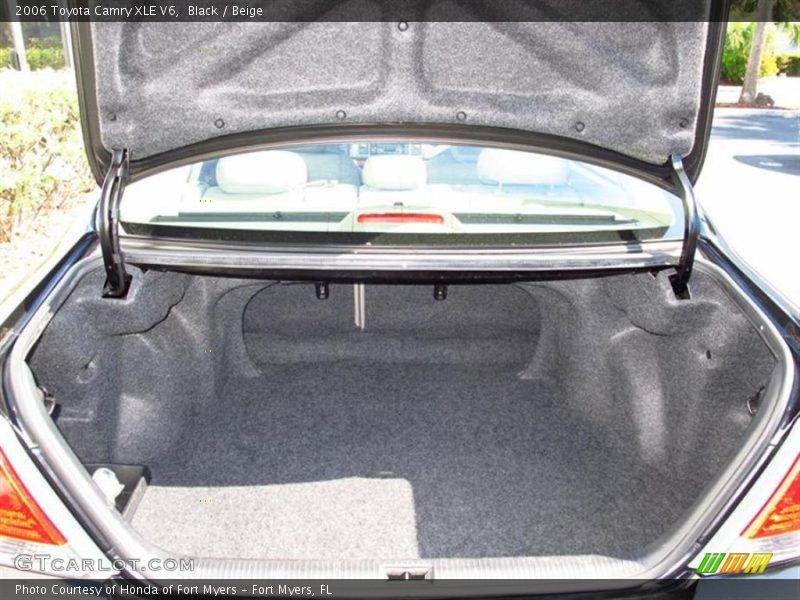 Black / Beige 2006 Toyota Camry XLE V6