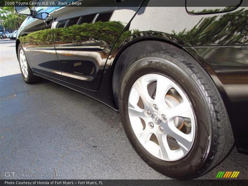 Black / Beige 2006 Toyota Camry XLE V6