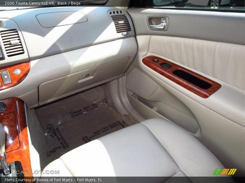 Black / Beige 2006 Toyota Camry XLE V6