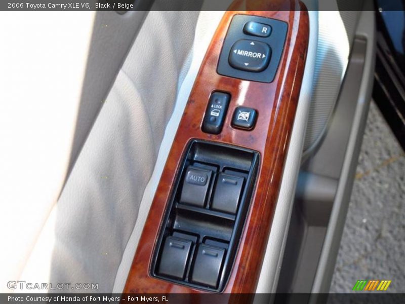 Black / Beige 2006 Toyota Camry XLE V6