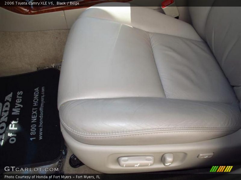 Black / Beige 2006 Toyota Camry XLE V6