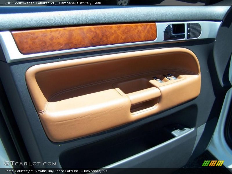 Campanella White / Teak 2006 Volkswagen Touareg V8
