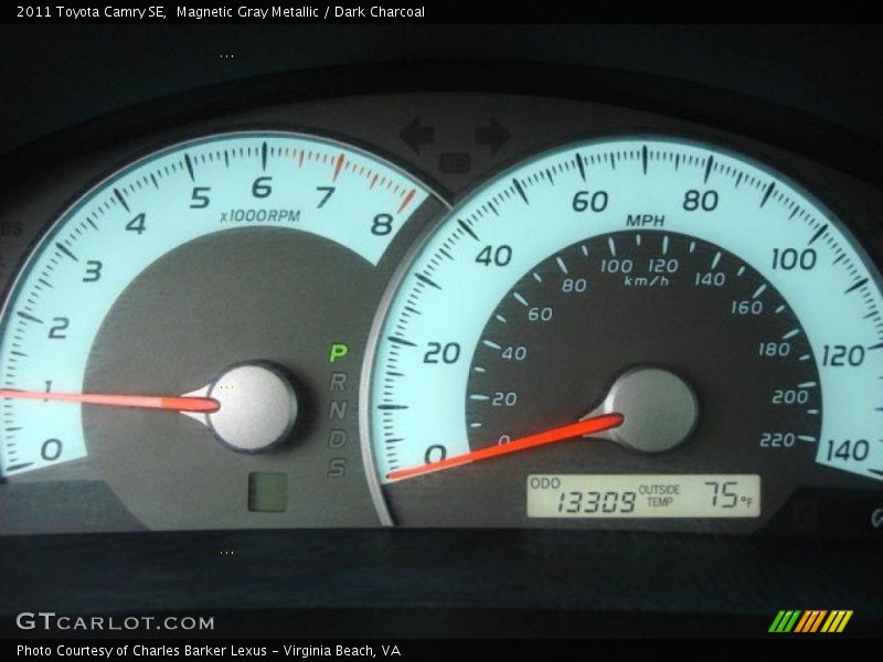 Magnetic Gray Metallic / Dark Charcoal 2011 Toyota Camry SE