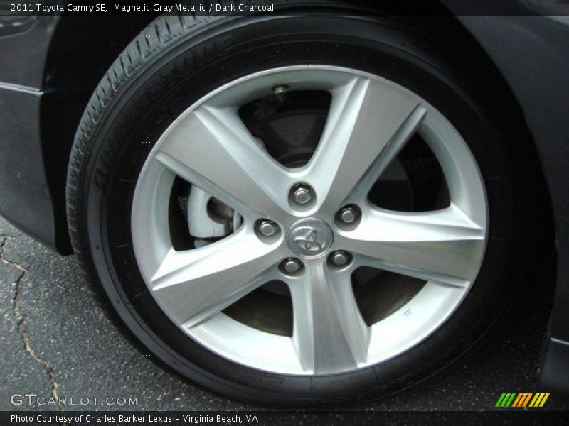 Magnetic Gray Metallic / Dark Charcoal 2011 Toyota Camry SE