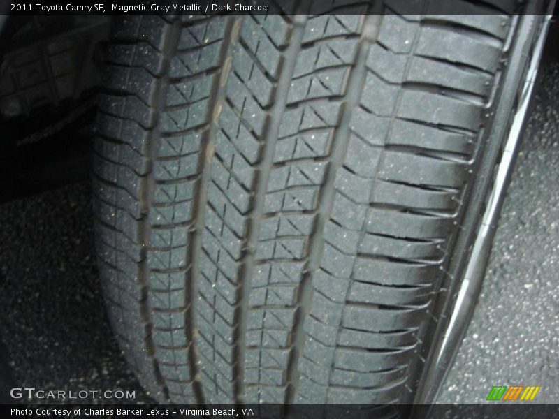 Magnetic Gray Metallic / Dark Charcoal 2011 Toyota Camry SE