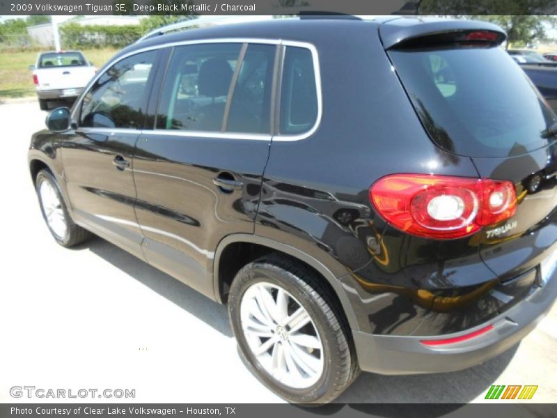 Deep Black Metallic / Charcoal 2009 Volkswagen Tiguan SE