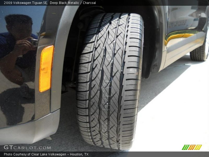 Deep Black Metallic / Charcoal 2009 Volkswagen Tiguan SE