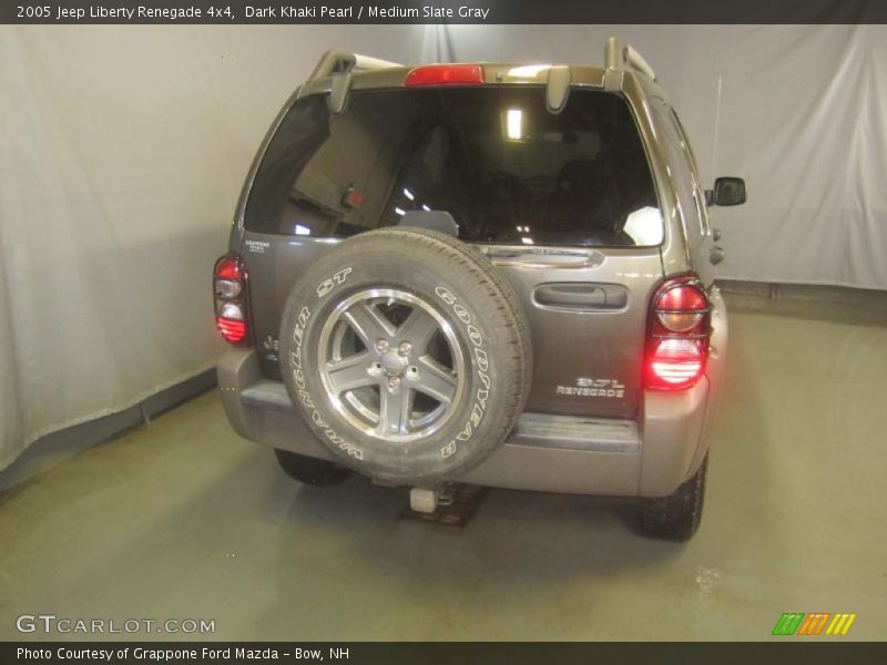 Dark Khaki Pearl / Medium Slate Gray 2005 Jeep Liberty Renegade 4x4