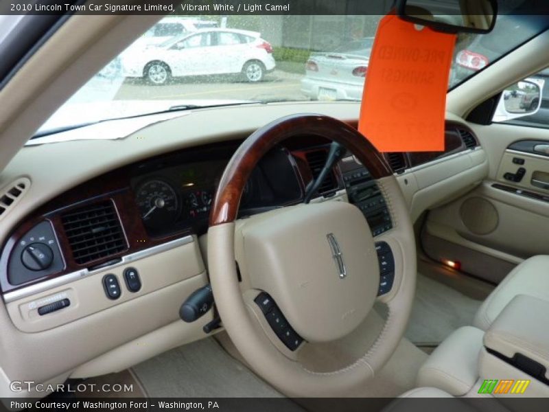 Vibrant White / Light Camel 2010 Lincoln Town Car Signature Limited