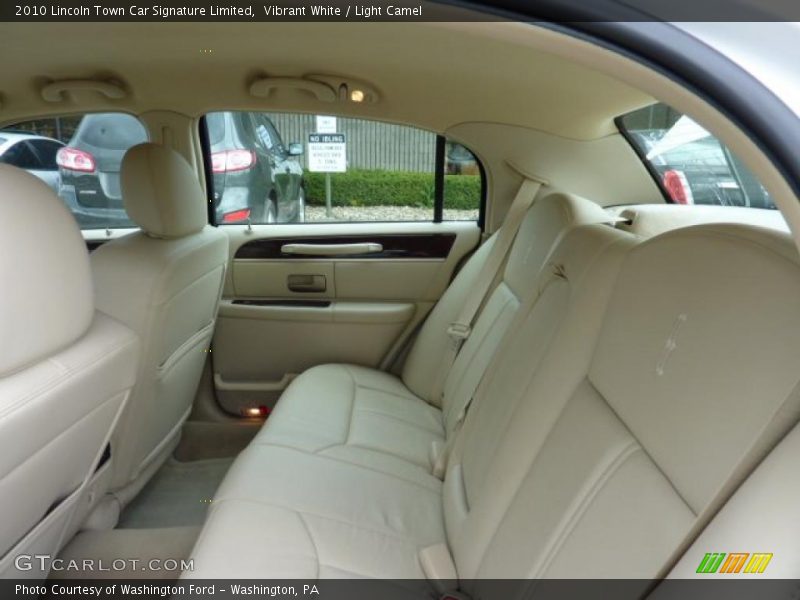 Vibrant White / Light Camel 2010 Lincoln Town Car Signature Limited