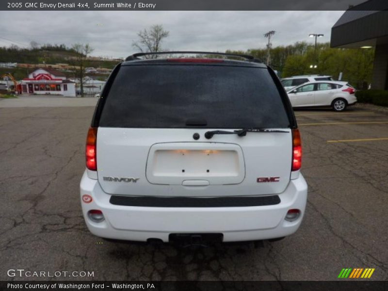 Summit White / Ebony 2005 GMC Envoy Denali 4x4