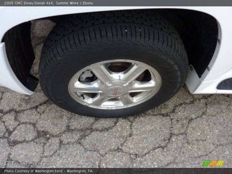 Summit White / Ebony 2005 GMC Envoy Denali 4x4