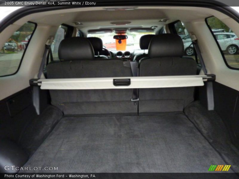 Summit White / Ebony 2005 GMC Envoy Denali 4x4