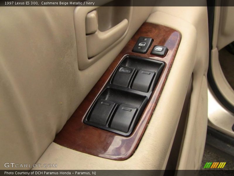 Cashmere Beige Metallic / Ivory 1997 Lexus ES 300