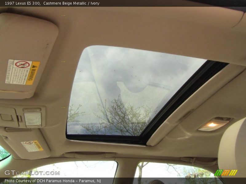 Cashmere Beige Metallic / Ivory 1997 Lexus ES 300