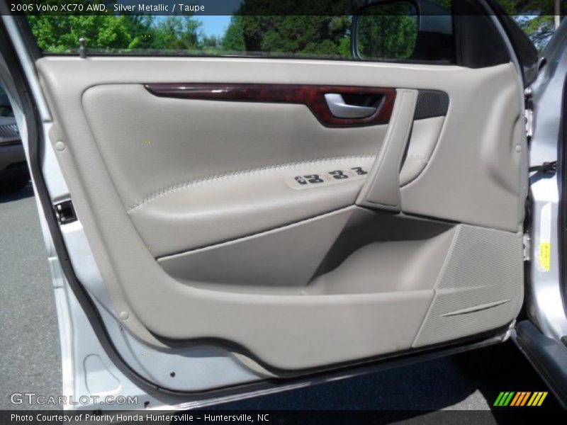 Silver Metallic / Taupe 2006 Volvo XC70 AWD