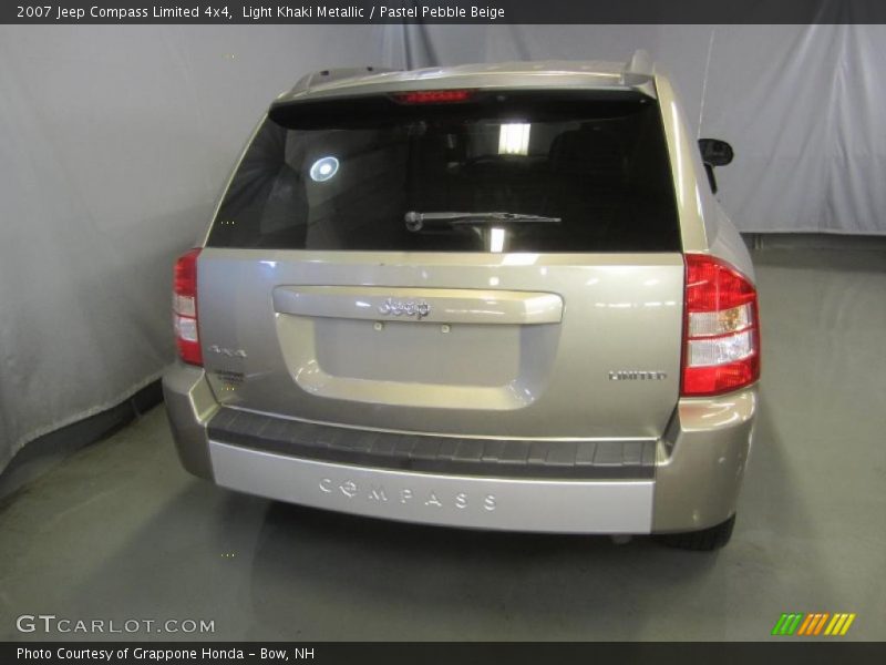 Light Khaki Metallic / Pastel Pebble Beige 2007 Jeep Compass Limited 4x4