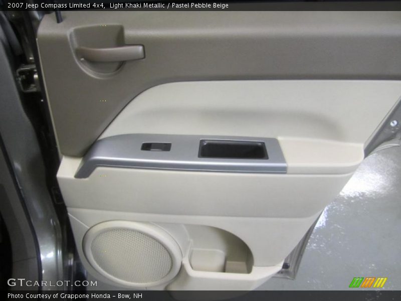 Light Khaki Metallic / Pastel Pebble Beige 2007 Jeep Compass Limited 4x4