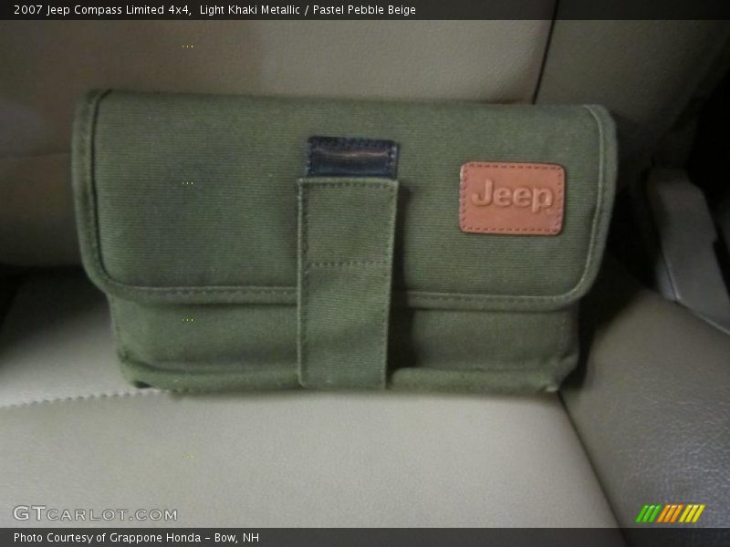 Light Khaki Metallic / Pastel Pebble Beige 2007 Jeep Compass Limited 4x4
