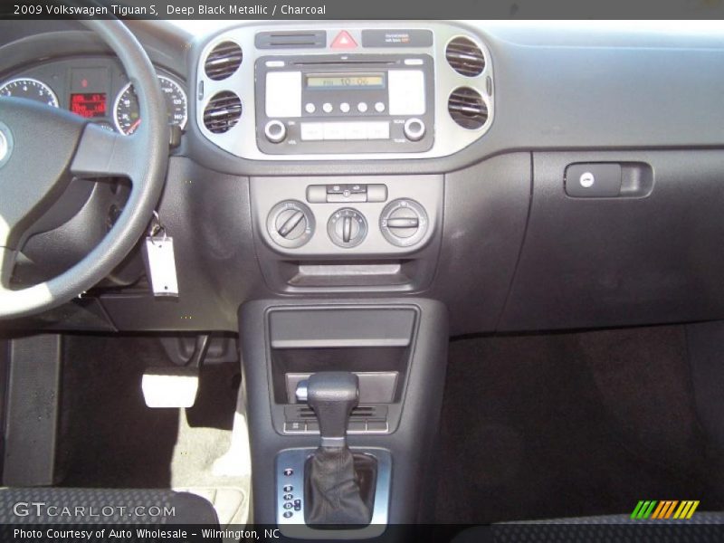 Deep Black Metallic / Charcoal 2009 Volkswagen Tiguan S