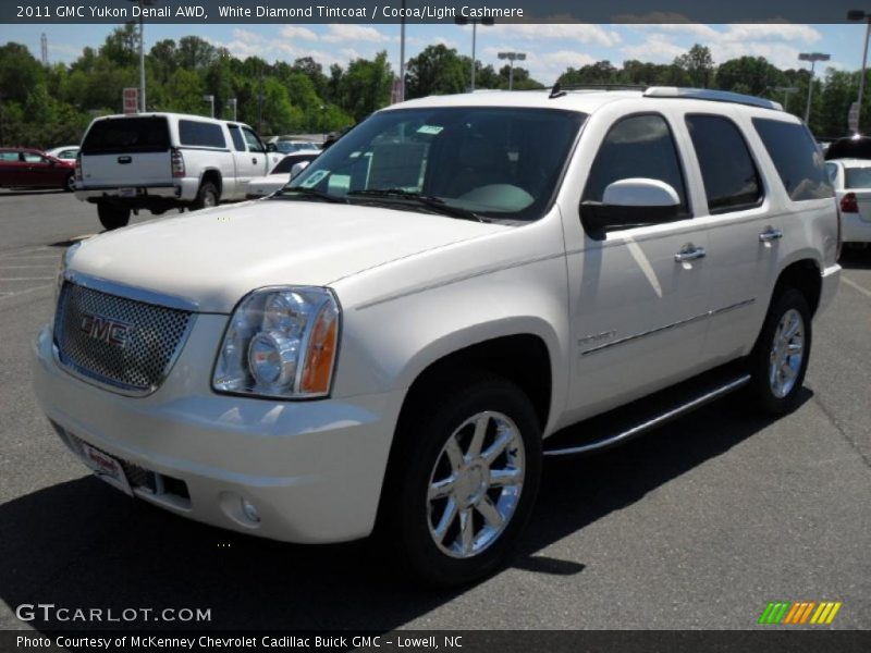 White Diamond Tintcoat / Cocoa/Light Cashmere 2011 GMC Yukon Denali AWD