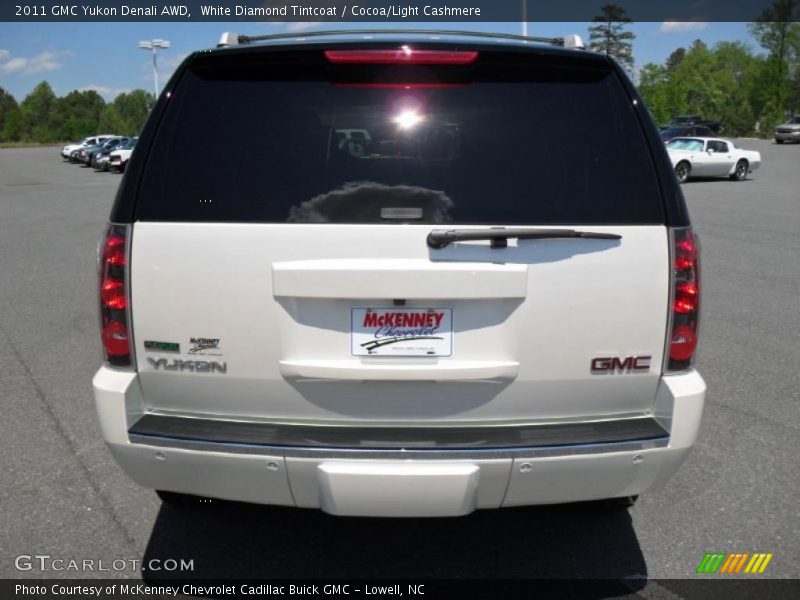 White Diamond Tintcoat / Cocoa/Light Cashmere 2011 GMC Yukon Denali AWD