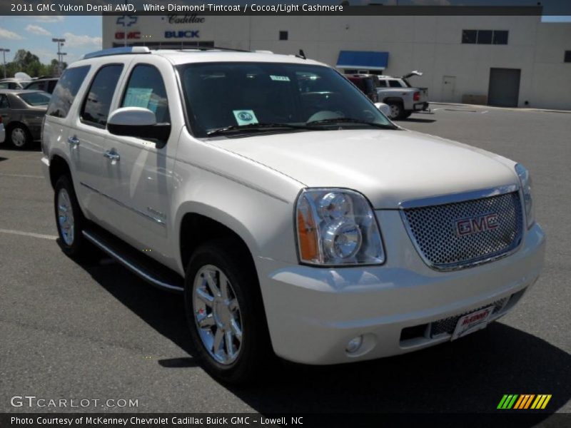 White Diamond Tintcoat / Cocoa/Light Cashmere 2011 GMC Yukon Denali AWD