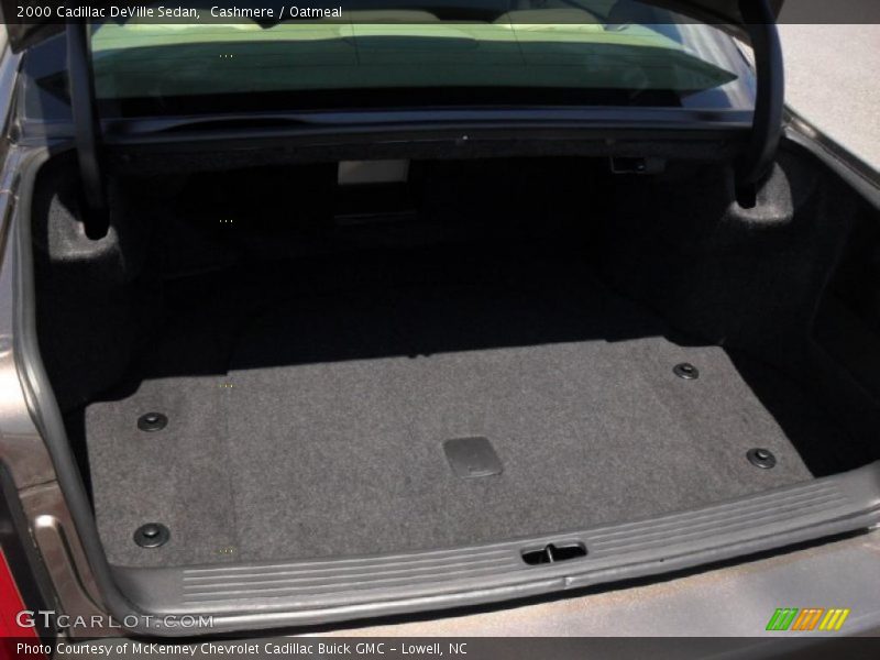 Cashmere / Oatmeal 2000 Cadillac DeVille Sedan