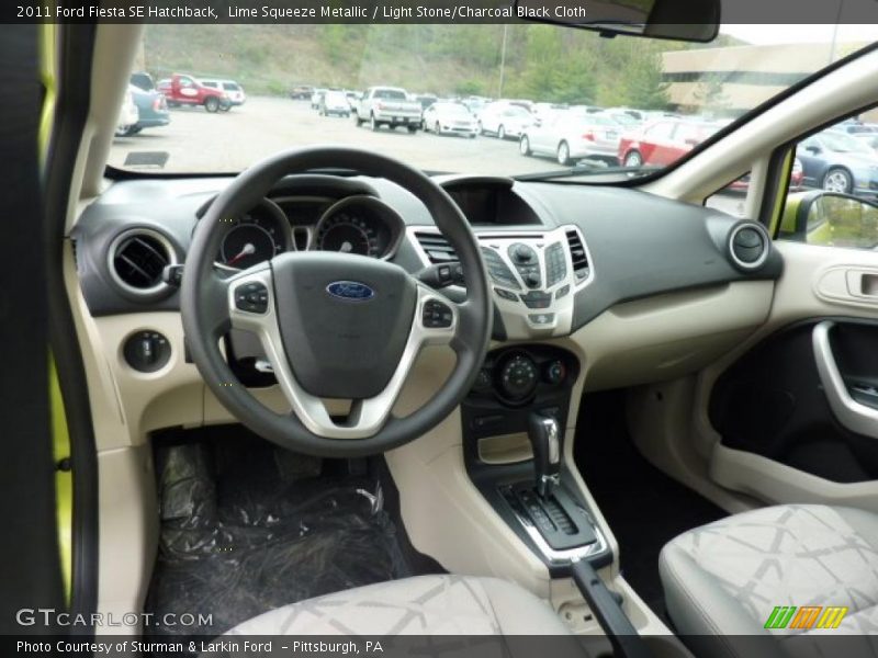 Lime Squeeze Metallic / Light Stone/Charcoal Black Cloth 2011 Ford Fiesta SE Hatchback