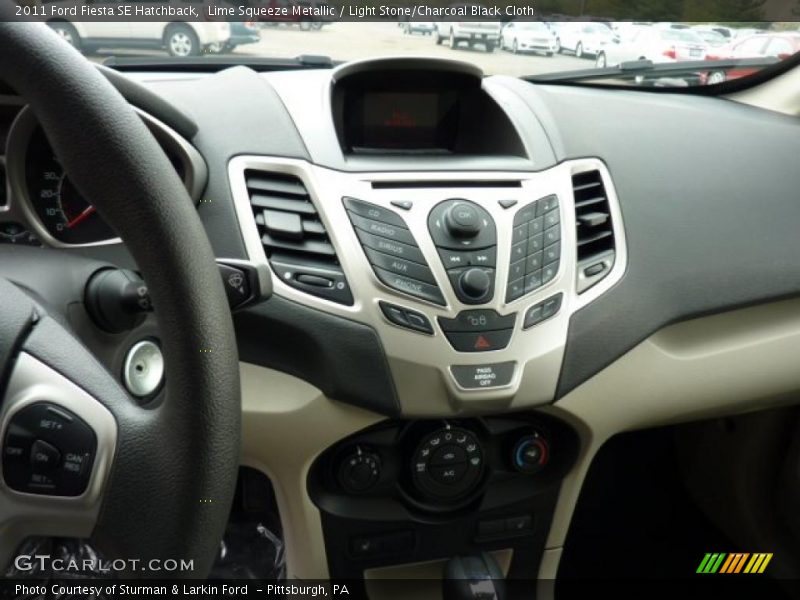 Lime Squeeze Metallic / Light Stone/Charcoal Black Cloth 2011 Ford Fiesta SE Hatchback