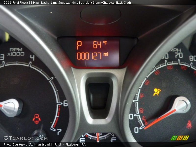 Lime Squeeze Metallic / Light Stone/Charcoal Black Cloth 2011 Ford Fiesta SE Hatchback
