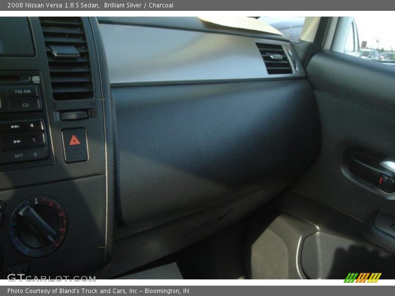 Brilliant Silver / Charcoal 2008 Nissan Versa 1.8 S Sedan