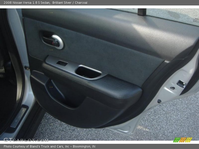 Brilliant Silver / Charcoal 2008 Nissan Versa 1.8 S Sedan